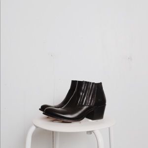 Gravity Pope Ankle Boots